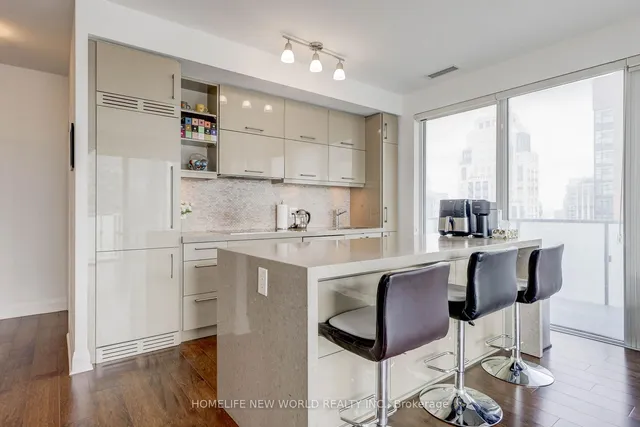 Additional image 19 of 1080 Bay St Unit 2410