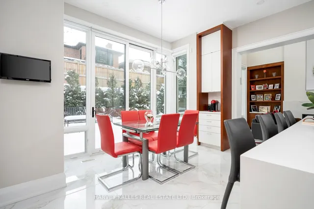 Additional image 19 of 313 Hillhurst Blvd