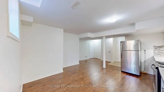 Additional image 30 of 37 Arkwright Dr