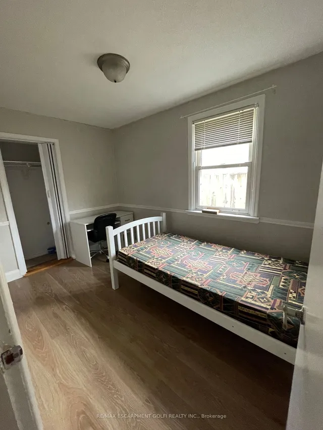 Additional image 12 of 124 WHITNEY Ave