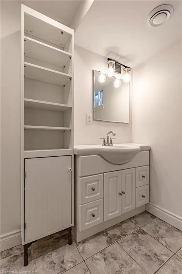 Additional image 38 of 2 Bond St