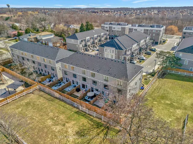 Additional image 2 of 383 Dundas St Unit 3