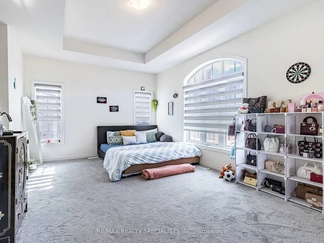 Additional image 35 of 37 Peak Dr