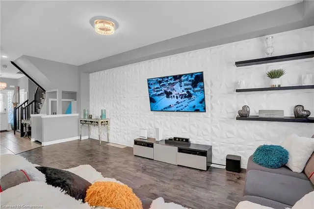 Additional image 11 of 158 Kinsman Dr