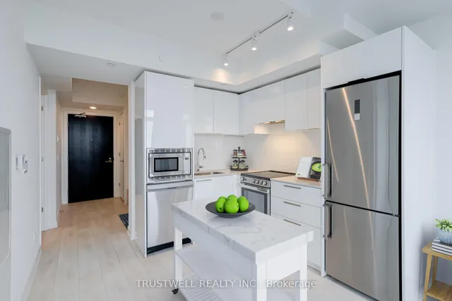 Additional image 4 of 501 Yonge St Unit 5208