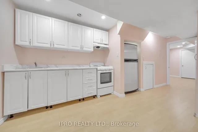 Additional image 38 of 18 Tessler Cres