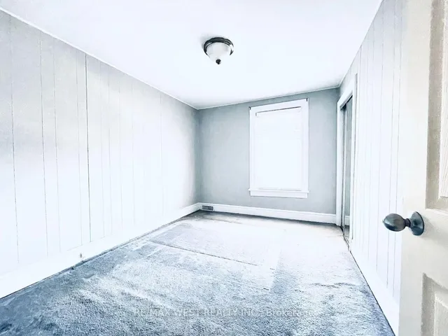 Additional image 16 of 18 Brock Ave