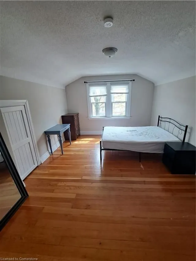 Additional image 21 of 70 Royal Ave