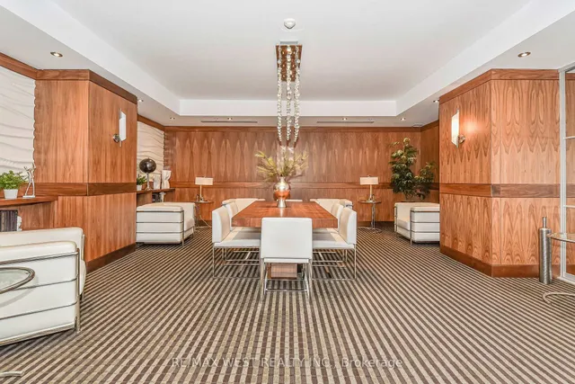 Additional image 3 of 112 Benton St Unit 704