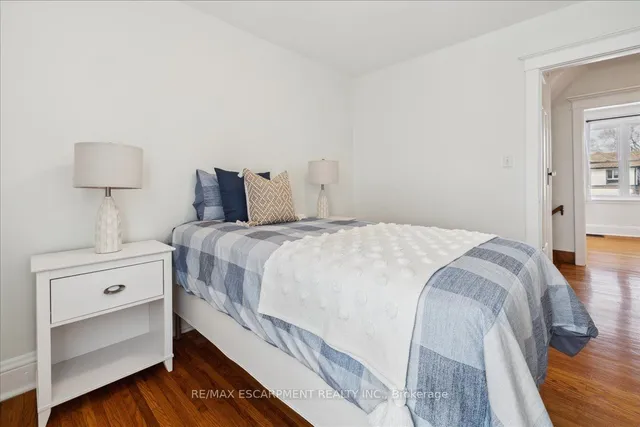 Additional image 23 of 100 Balmoral Ave