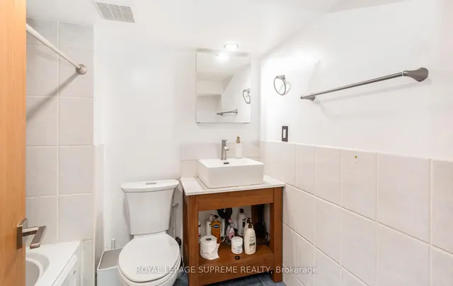 Additional image 32 of 59 Guestville Ave