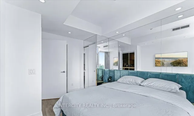 Additional image 30 of 33 Helendale Ave Unit 2407