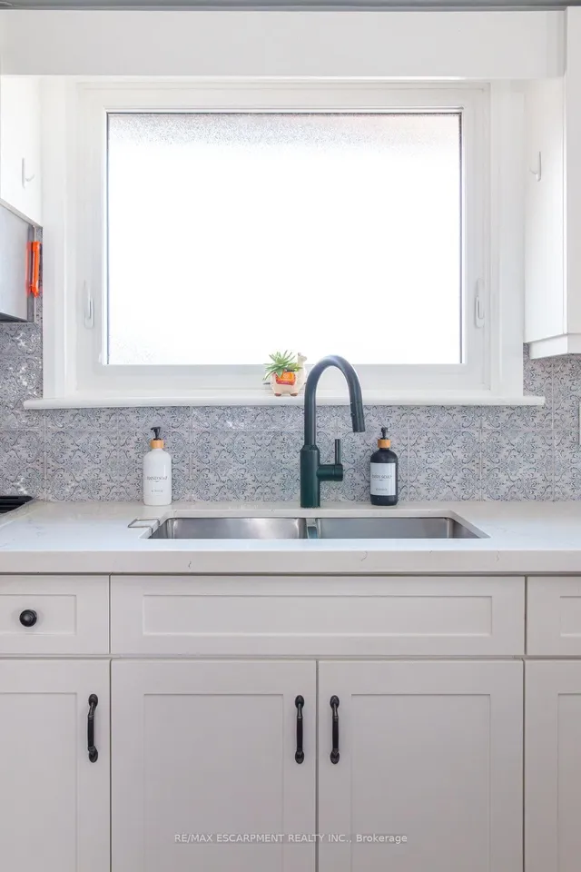 Additional image 15 of 3 Pleasant Ave