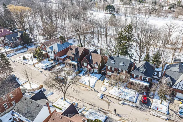 Additional image 40 of 34 Chedoke Ave