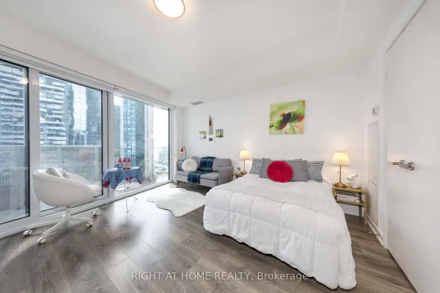 Additional image 16 of 100 Harbour St Unit 1408