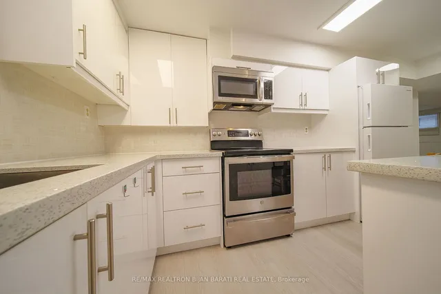 Additional image 38 of 66 Moore Park Ave