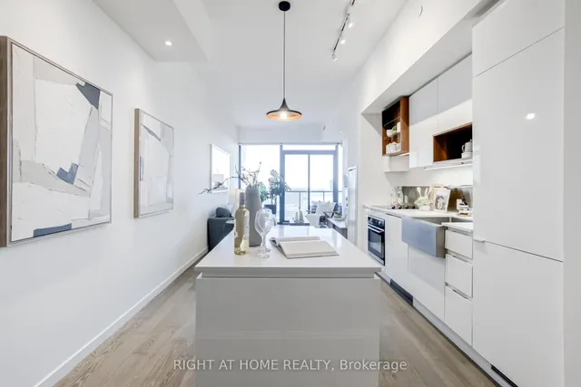 Additional image 8 of 383 Sorauren Ave Unit 802