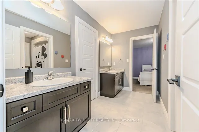 Additional image 16 of 362 Moorlands Cres
