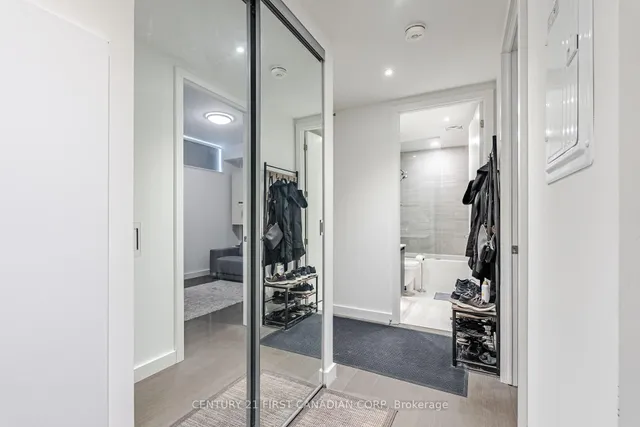 Additional image 11 of 81 Wellesley St Unit 1405