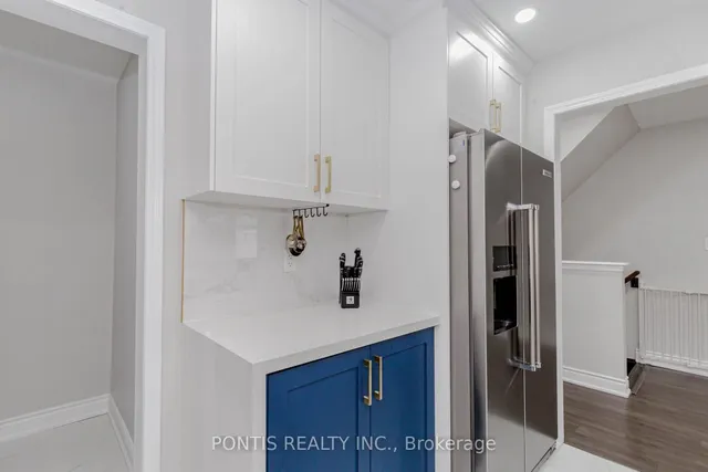 Additional image 17 of 33 Tight Crt