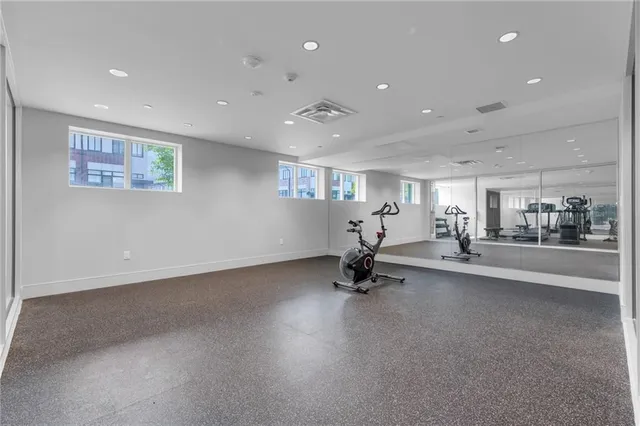 Additional image 21 of 16 MARKLE Cres Unit 213