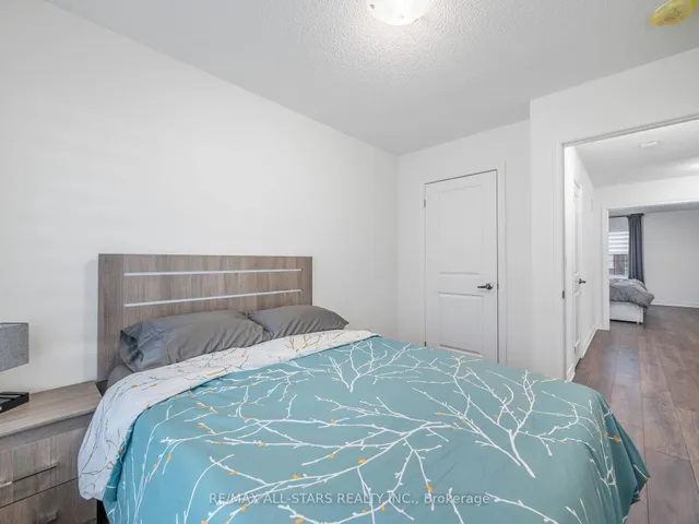 Additional image 33 of 32 Faye St