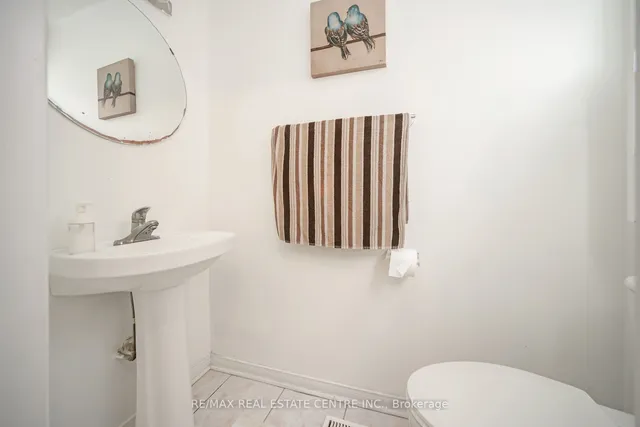 Additional image 35 of 19 Blue Lake Ave