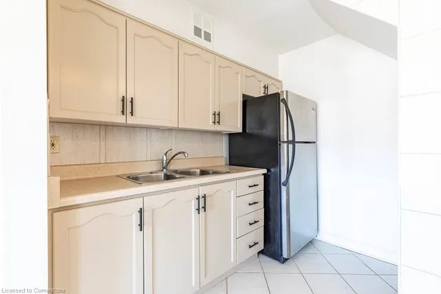 Additional image 20 of 10 John St Unit 605