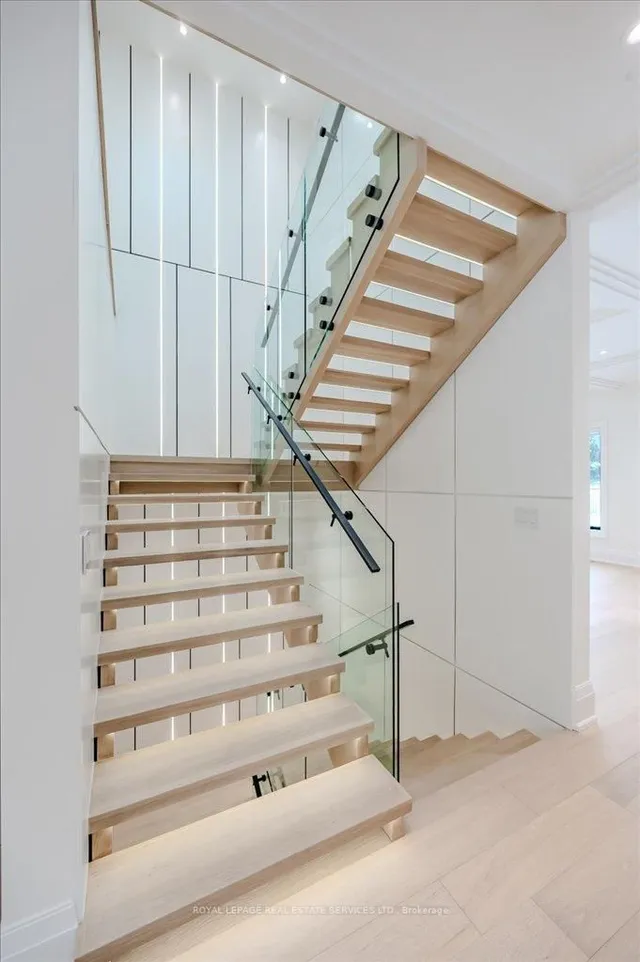 Additional image 21 of 208 Shaver Ave