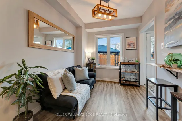 Additional image 18 of 383 Dundas St Unit 3