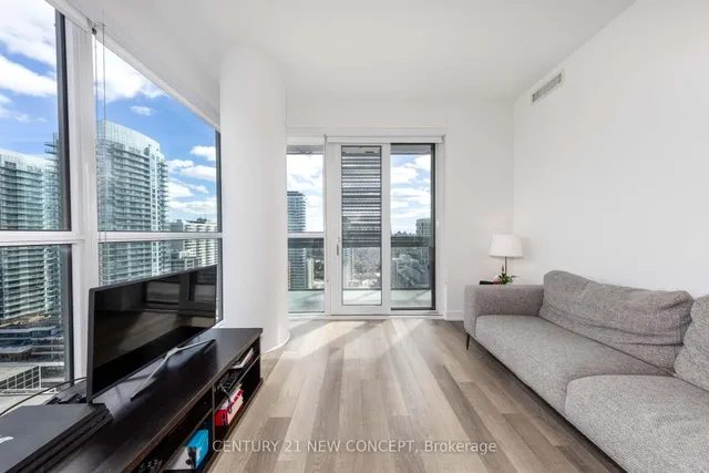 Additional image 19 of 39 Roehampton Ave Unit 2003