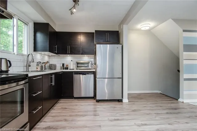 Additional image 20 of 80 Old Country Dr Unit 14