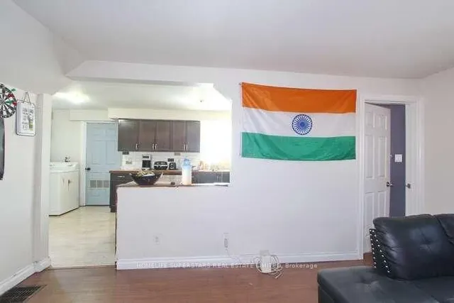 Additional image 24 of 99 Woodward Ave