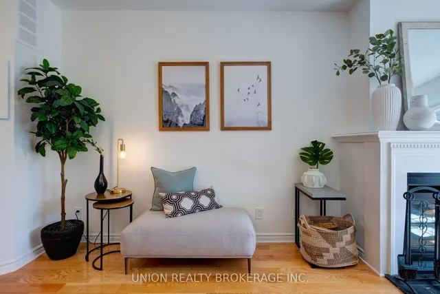 Additional image 7 of 2357 Queen St Unit 7