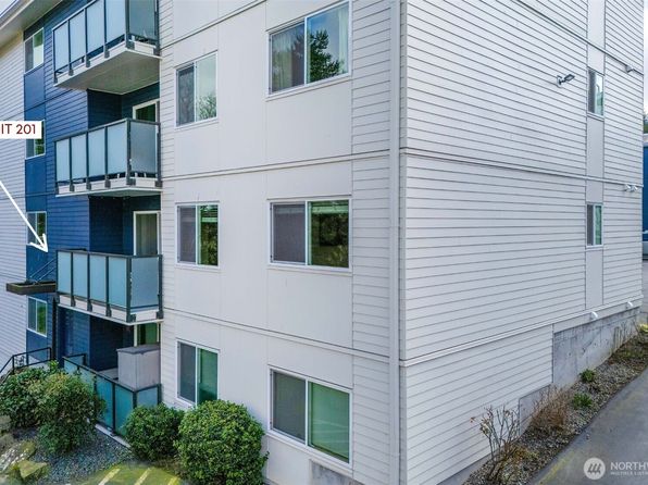 3711 26th Place W UNIT 201, Seattle, WA 98199