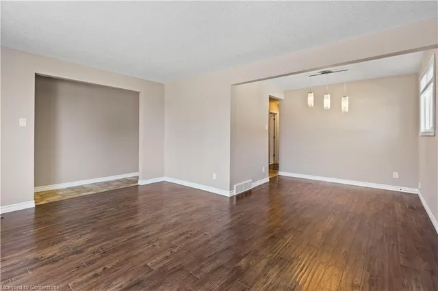 Additional image 8 of 115 Cedarhill Cres