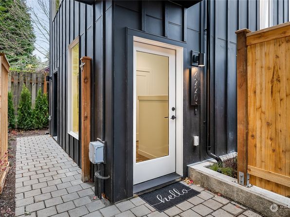 4220 Latona Avenue NE, Seattle, WA 98105