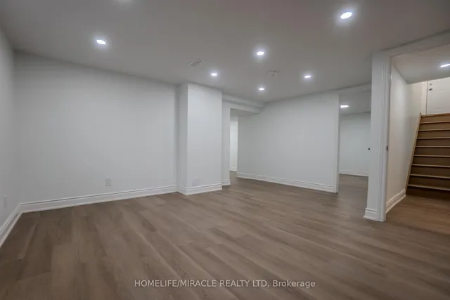 Additional image 33 of 41 Grande Ave