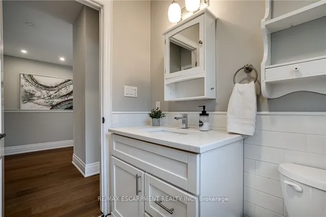 Additional image 28 of 14 Sullivan's Lane