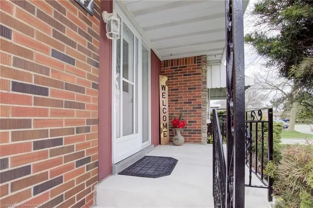 Additional image 3 of 247 Fernwood Cres