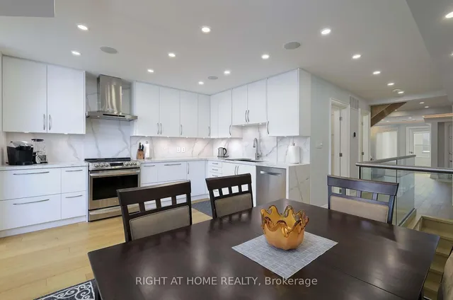 Additional image 14 of 2981A Bloor St