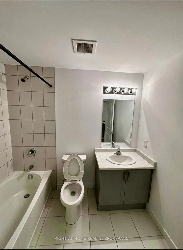 Additional image 9 of 450 dundas St Unit 233