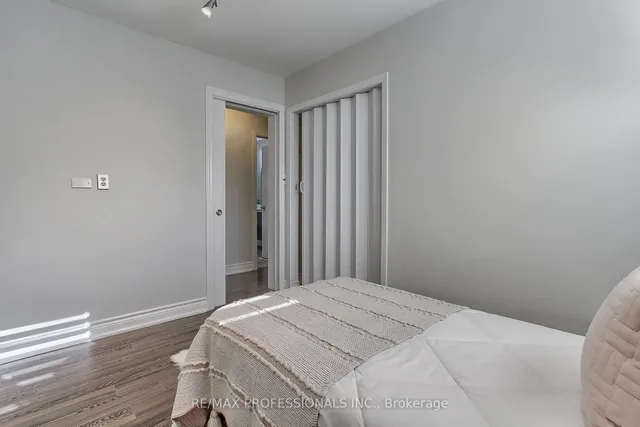 Additional image 36 of 425 CANTERBURY Cres