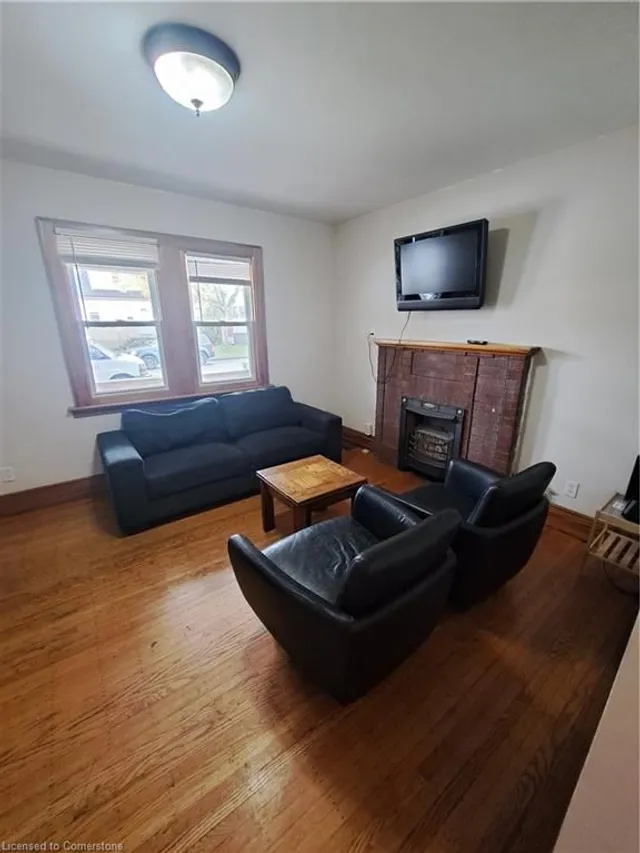 Additional image 10 of 70 Royal Ave