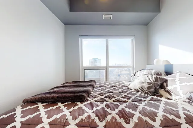 Additional image 14 of 181 Village Green Sq Unit 1218