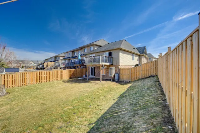 Additional image 41 of 988 Zeller Cres