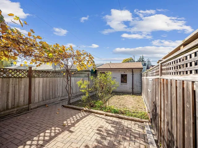 Additional image 26 of 696 Crawford St