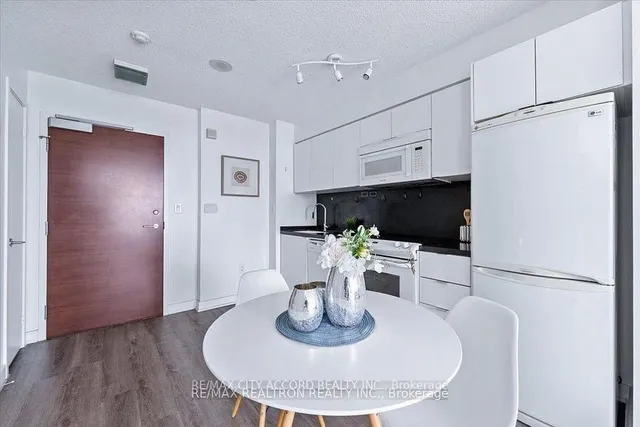 Additional image 17 of 15 Iceboat Terr Unit 2015