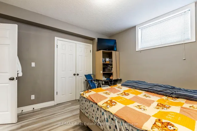 Additional image 13 of 38 Howe Dr Unit 8B