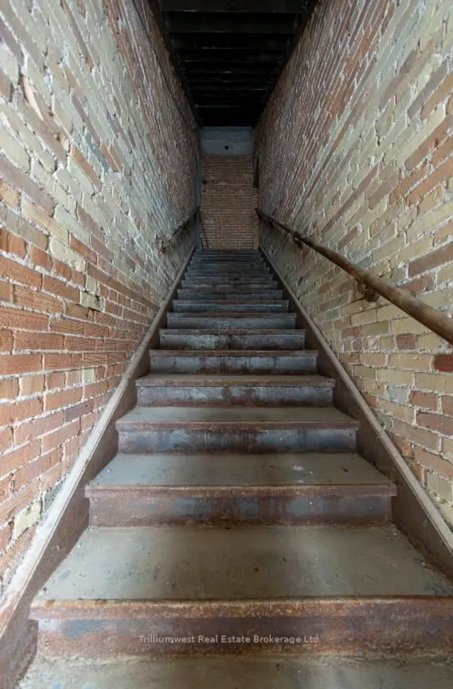 Additional image 13 of 137 King St